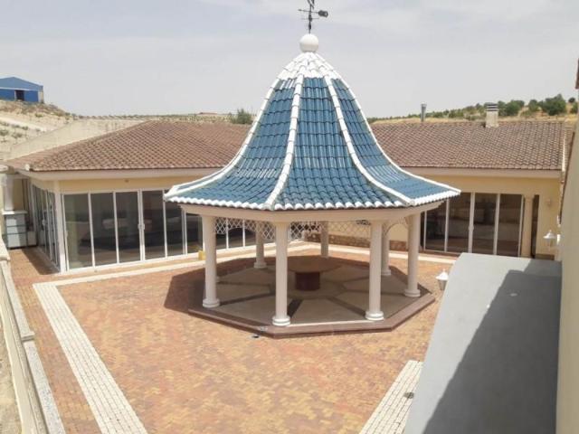 Casa en venta en Lezuza, Centrica