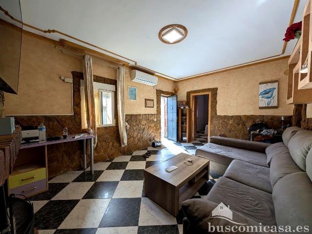 Casa en venta en Linares, La Zarzuela San José Belén. Bonita casa en calle Castellón de la Plana. Casas.