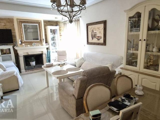 Casa en venta en Linares, San Gonzalo. Espectacular Casa con Piscina y Garaje en Camino de Úbeda Linares. Casas.