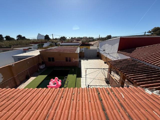 Casa en venta en Línea de la Concepción La, El Zabal Santa Margarita. Finca con dos viviendas independientes, piscina y amplios espacios exteriores. Casas Línea de la Concepción.