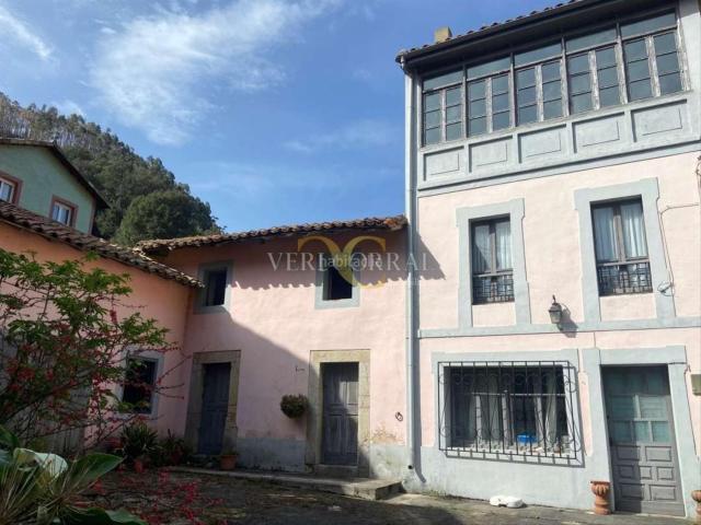 Casa en venta en Llanes, Pría Nueva Hontoria Naves. Bonita casa con jardín, cuadra y garaje en Nueva de Llanes. Casas.