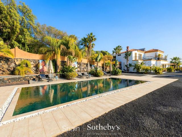 Casa en venta en Llanos de Aridane Los. Resort Ecológico de lujo con vistas al mar. Casas Llanos de Aridane.