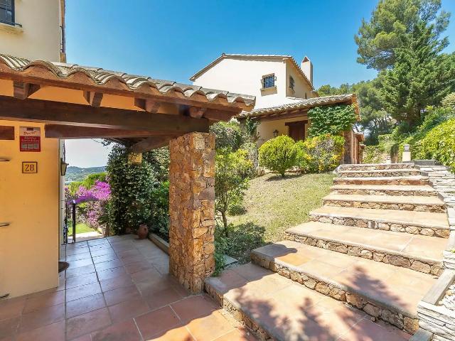 Casa en venta en Llafranc Costa Brava. CASA CON LICENCIA TURÍSTICA Magnífica casa con vistas al mar en Llafranc. Casas.