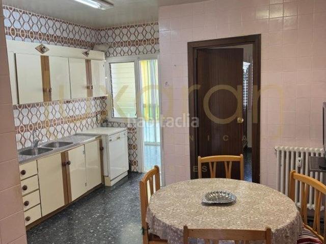 Casa en venta en Lleida, Instituts Universitat. OPORTUNITAT. Casas.