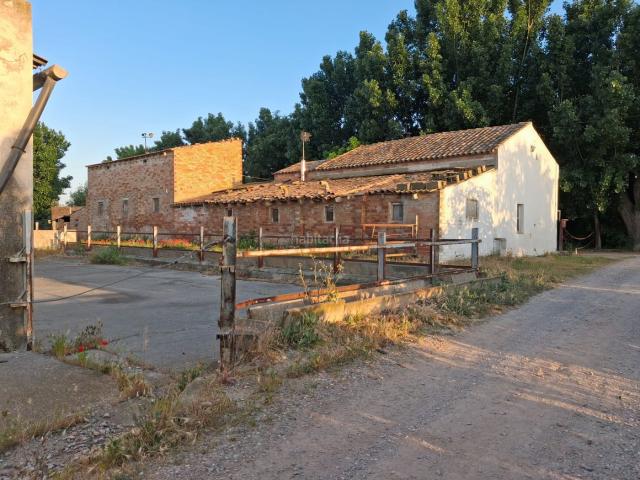 Casa en venta en Lleida, La Bordeta. Casa con parcela en la Partida de Lleida. Casas.