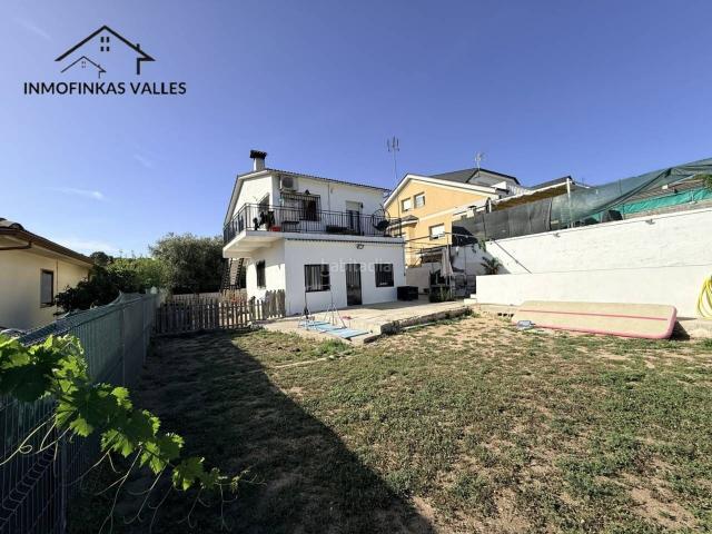 Casa en venta en Lliçà d´Amunt. CASA DE 150 M2 CON PISCINA Y GARAJE PARA 2 COCHES EN LLIÇA DAMUNT. Casas Lliçà.