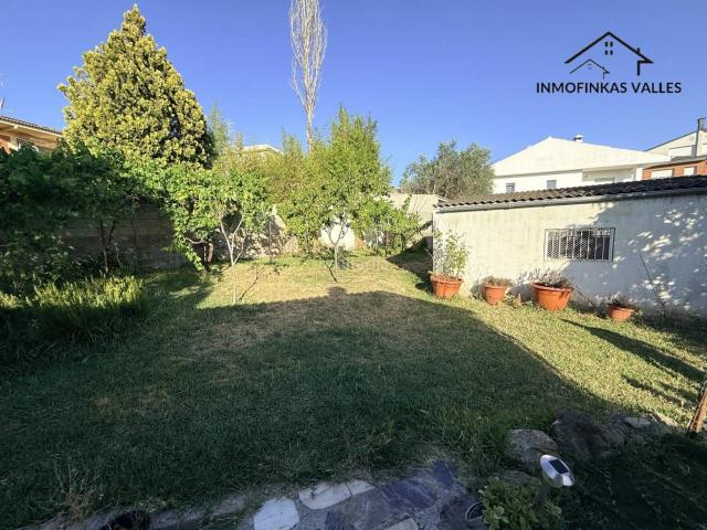 Casa en venta en Lliçà de Vall. CASA DE 124 M2 EN UNA SOLA PLANTACON GARAJE INDIVIDUAL EN PLANTA DE 22M2 LLIÇA DE VALL. Casas Lliçà de.