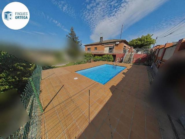 Casa en venta en Lliçà de Vall, de 290 m² 4 habitaciones por 395.000