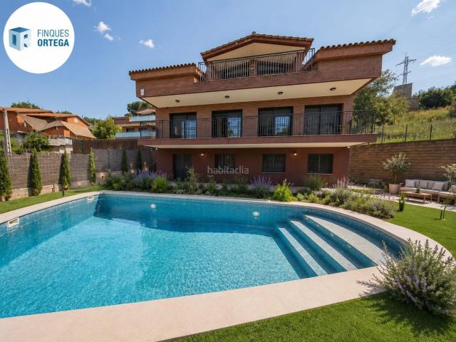 Casa en venta en Llinars del Vallès. 2026022 CASA INDEPENDIENTE CON GRAN POTENCIAL EN URBANIZACIÓN SANT CARLES LLINARS DEL VALLÈS LA ROCA DEL VALLÈS. Casas Llinars del.
