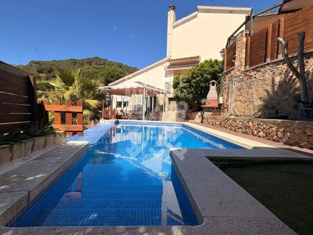 Casa en venta en Lloret de Mar, Canyelles Costa Brava. Casa cerca del mar. Casas Lloret de.