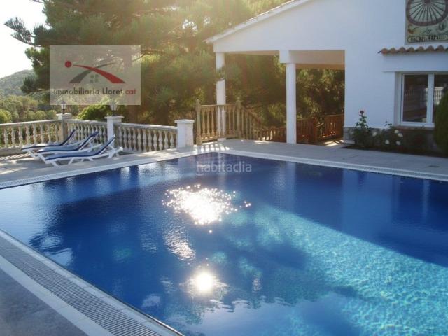 Casa en venta en Lloret de Mar, Canyelles Costa Brava. CASA en CANYELLES con 2 Terrenos, puede hacer otra casa independiente !. Casas Lloret de.