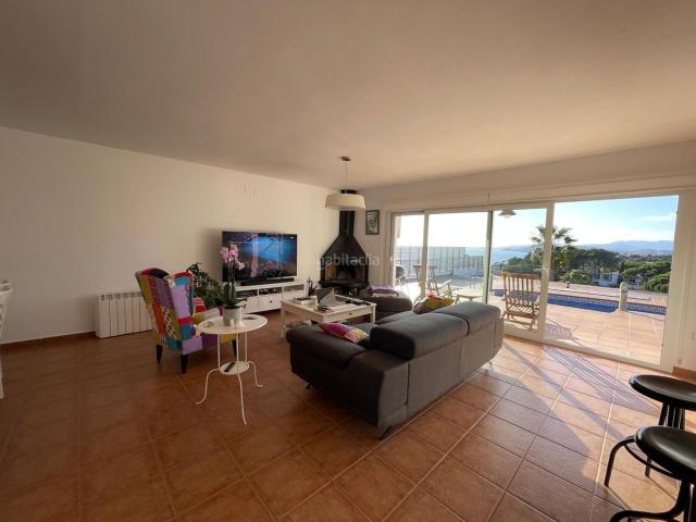 Casa en venta en Lloret de Mar, Canyelles Costa Brava. Chalet con licencia turística y espectaculares vistas al mar en Cala Canyelles Costa Brava. Casas Lloret de.