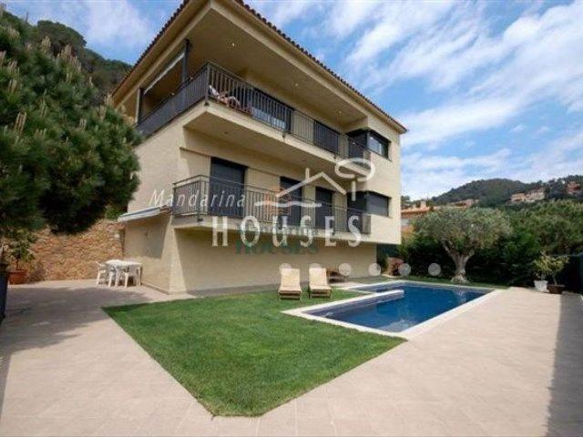 Chalet en venta en Lloret de Mar, de 248 m² 6 habitaciones por 795.000