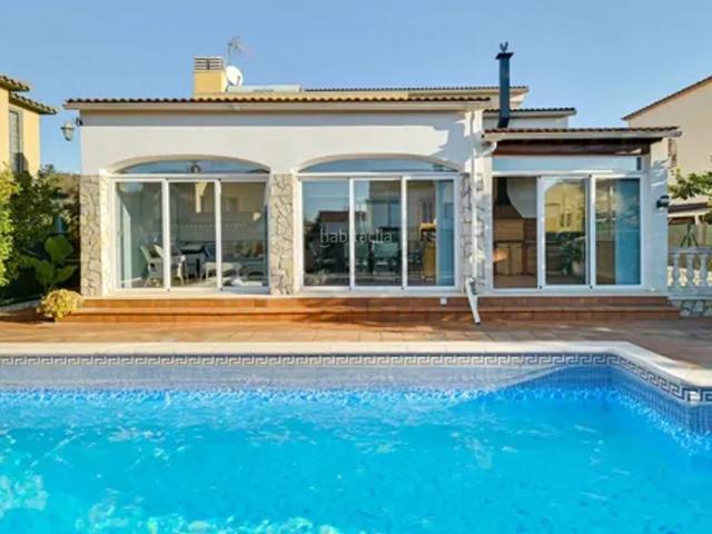 Casa en venta en Lloret de Mar, Fenals Costa Brava. tranquila en buen estado con piscina !. Casas Lloret de.