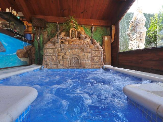 Casa en venta en Lloret de Mar, Lloret Blau La Creu de Lloret Costa Brava. GRAN CASA CON PISCINA Y GARAJE POSIBILIDAD 5 HAB. Casas Lloret de.