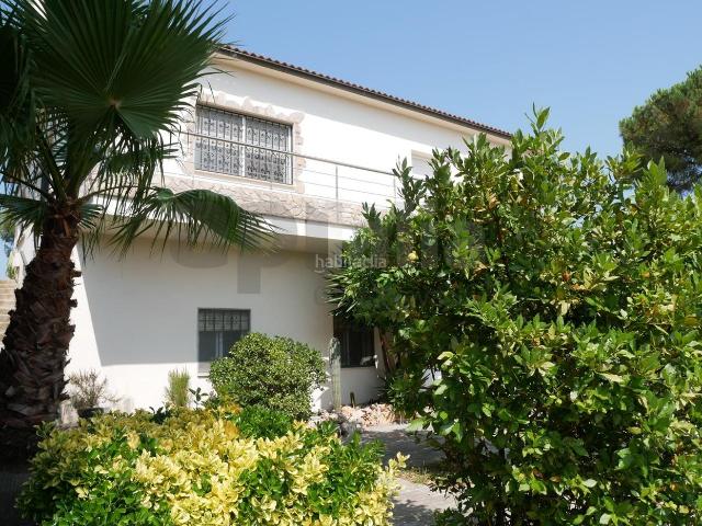Casa en venta en Lloret de Mar, Lloret Residencial Montlloret Costa Brava. CASA CON PISCINA PRIVADA, PARCELA LLANA Y GRAN GARAJE EN LLORET RESIDENCIAL. Casas Lloret de.