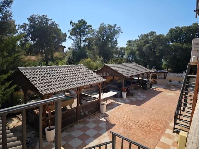 Casa en venta en Lloret de Mar, Lloret Residencial Montlloret Costa Brava. Casa independiente a 4 vientos con piscina y jardín en Lloret Residencial, a solo 10 minutos de Lloret de Mar. Casas Lloret.
