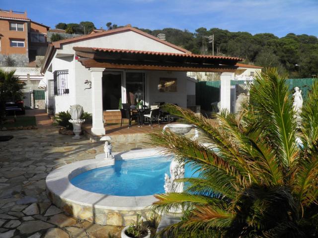 Casa en venta en Lloret de Mar, Lloret Residencial Montlloret Costa Brava. FANTÁSTICA CASA MUY CÓMODA EN UNA SOLA PLANTA CON PISCINA EN LLORET DE MAR. Casas Lloret de.