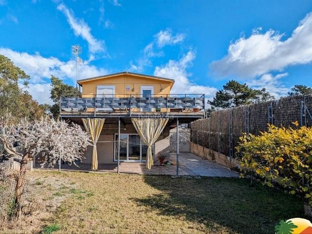 Casa en venta en Lloret de Mar, Lloret Residencial Montlloret Costa Brava. R02341 CASA CON APARTAMENTO INDEPENDIENTE Y PRECIOSAS VISTAS AL MAR Y MONTAÑA!. Casas Lloret de.
