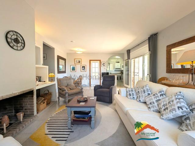 Casa en venta en Lloret de Mar, Lloret Residencial Montlloret Costa Brava. R02638 BONITA CASA CON PISCINA Y PARCELA LLANA EN LLORET RESIDENCIAL, LLORET DE MAR. Casas Lloret de.