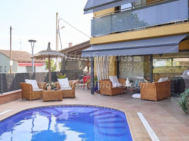 Casa en venta en Lloret de Mar, Santa Clotilde Costa Brava. Casa impecable con licencia turística y vistas despejadas. Casas Lloret de.