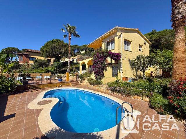 Casa en venta en Lloret de Mar, Serra Brava Costa Brava. Casa en venta en Serra Brava, Lloret de Mar LICENCIA TURÍSTICA y Vistas al Mar. Casas Lloret de.