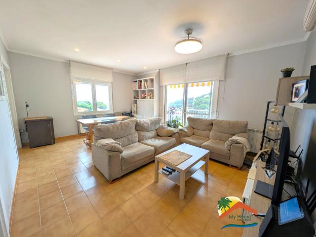 Casa en venta en Lloret de Mar, Roca Grossa Costa Brava. R02647 CASA CON PISCINA, VISTAS AL MAR Y PLACAS SOLARES EN ROCA GROSSA, LLORET DE MAR. Casas Lloret de.