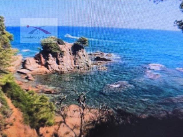Casa en venta en Lloret de Mar, Roca Grossa Costa Brava. ZONA URBANA. A 10MIN DE LA PLAYA. A PIE DE LLORET DE DALT. Casas Lloret de.