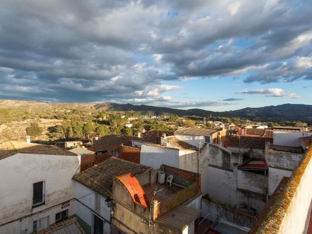 Casa en venta en Llutxent. te has planteado una nueva forma de vida? o te has planteado una buena inversión?. Casas.