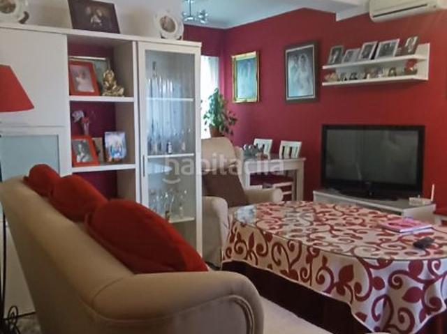 Casa en venta en Loja. Casa muy bien conservada con posibilidad de garaje. Casas.
