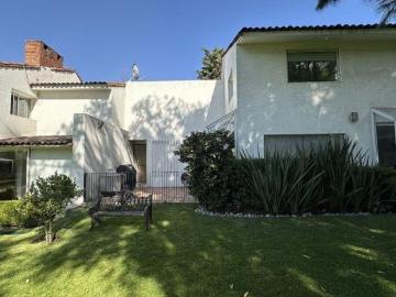 Casa en Venta en Lomas Memetla | con Jardín y Vigilancia | A Minutos de Santa Fe