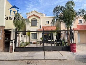 CASA EN VENTA EN LOMAS DE MONTECARLO