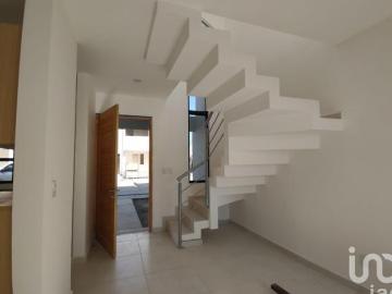 Casa en Venta en Lomas de Angelópolis III Co Recamara en Planta Baja