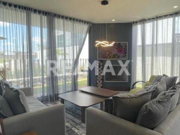 CASA EN VENTA EN LOMAS DE ANGELOPOLIS 4