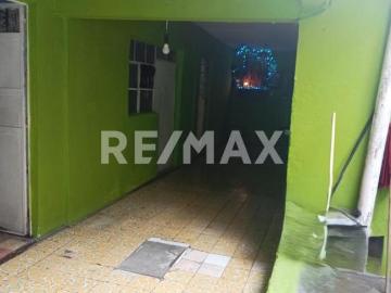 CASA EN VENTA EN LOMAS DE CASA BLANCA 4