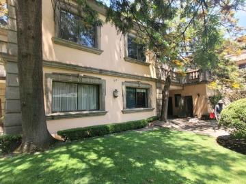 Casa en Venta en Lomas de Chapultepec junto al Bosque