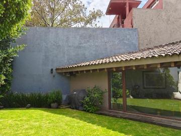 CASA EN VENTA EN LOMAS DE CHAPULTEPEC REMODELADA