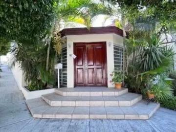 Casa en Venta en Lomas de Circunvalacion, Colima, Colima