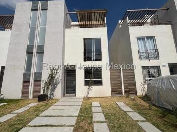 Casa en Venta en Lomas de la Plata 26 2064