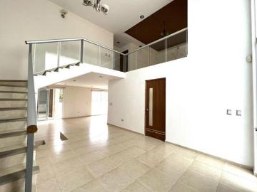 Casa en Venta en Lomas del Tecnológico, con Baño en todas las Recamaras