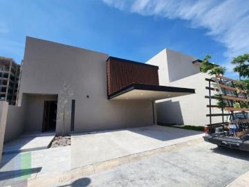Casa en Venta en Lomas del Campanario IV, con 3 recámaras
