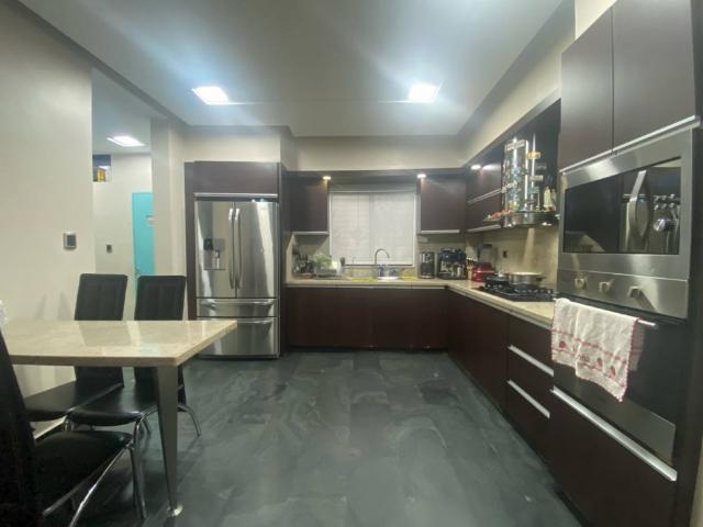 CASA EN VENTA EN LOMAS DEL COUNTRY CLUB