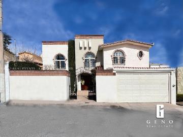 CASA EN VENTA EN LOMAS DEL SANTUARIO CON RECAMARA EN PLANTA BAJA Y ALBERCA