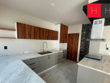 Casa en venta en Lomas lll, zona Cascatta