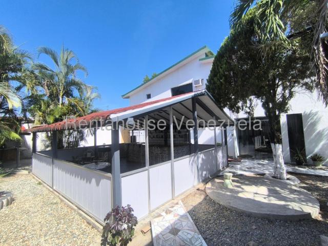 Casa en venta en los tamarindos San Diego Carabobo Desiree Castillo Rentahouse 26 15440