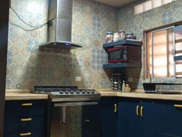 Casa en Venta en Los Viñedos Santa Catarina, esquina frente al parque
