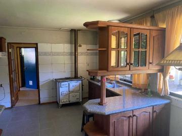 Casa en Venta en Los Ángeles 5 dormitorios 4 baños