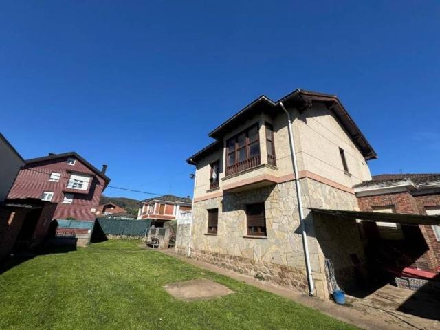 Casa en Venta en Los Corrales de Buelna