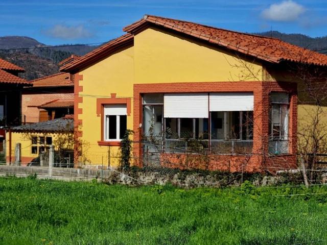Casa en Venta en Los Corrales de Buelna
