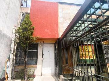 Casa en Venta en Los Héroes Coacalco